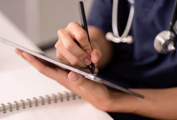 Learn how to weigh the pros and cons of EHRs.